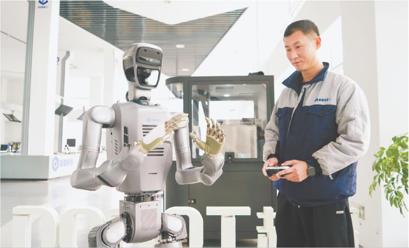 越疆人形機器人交付超百臺